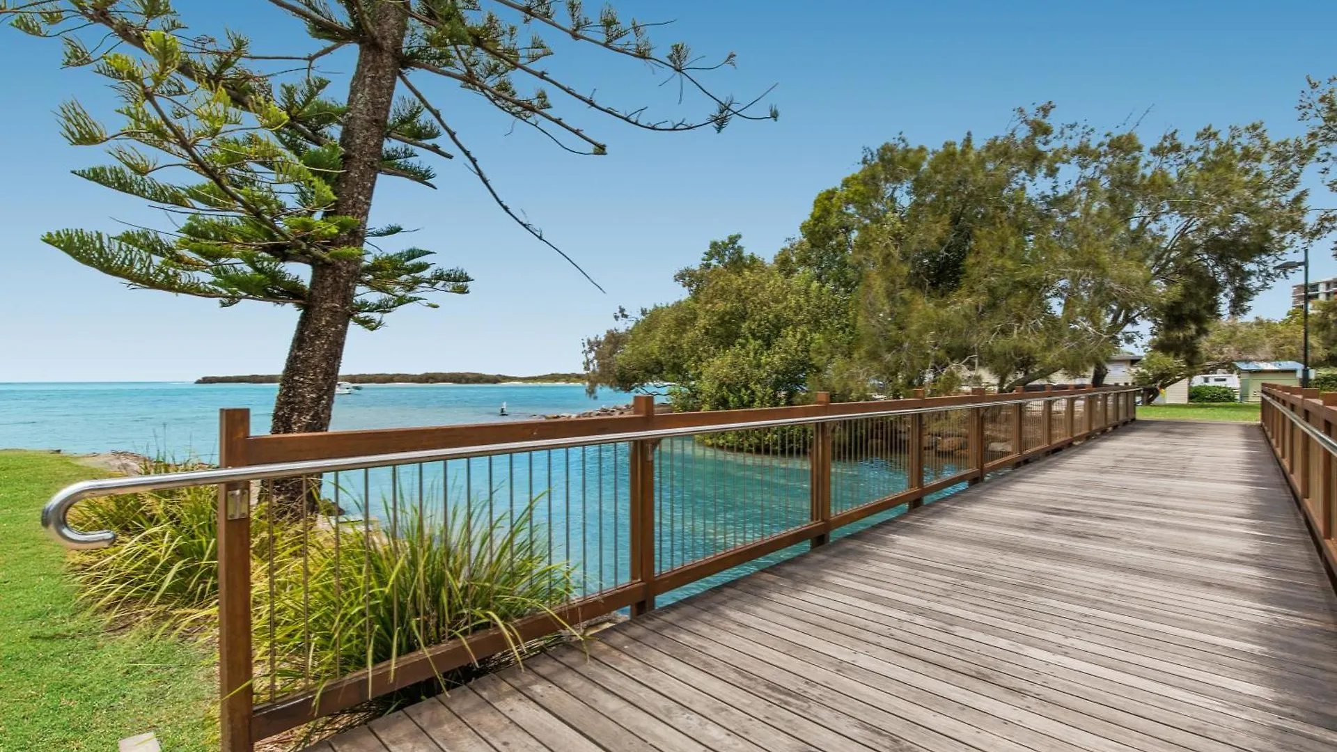 Sails Resort Golden Beach
