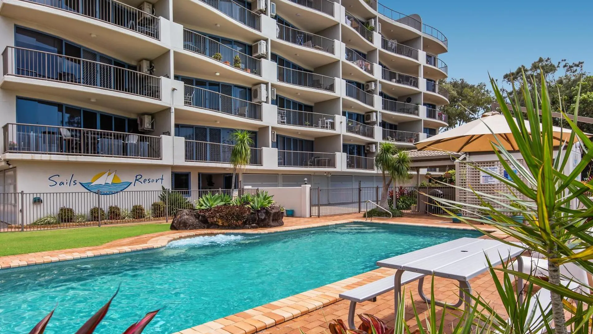 Sails Resort Golden Beach